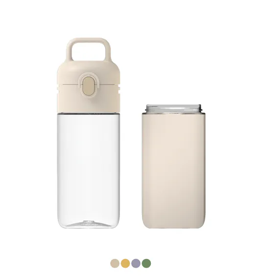 採用 Tritan 與 高矽硼玻璃材質的簡約隨行杯，具備防燙矽膠杯套，象徵無雙酚 A 的材質安全選物。